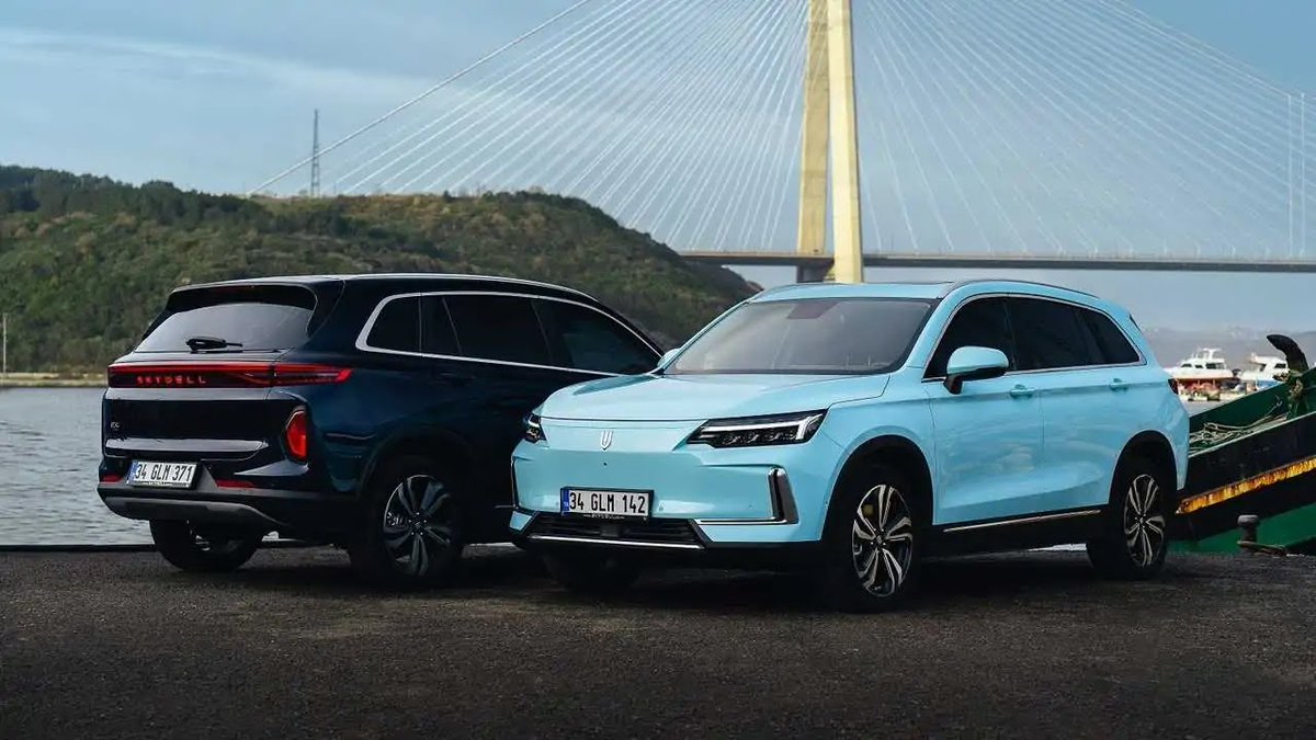 DoluBatarya's tweet image. 🚗#Skywell Türkiye distribütörü Ulu Motor, 20. yılında elektrikli araç yatırımı ve yurtdışı operasyonlarıyla öne çıkmak istiyor.

⚡Son dönemde bir bayisinin konkordatosuyla gündeme gelen Ulu Motor, 2004'ten beri faaliyet gösterdiği otomotiv sektöründe bu yıl İngiltere, Polonya,