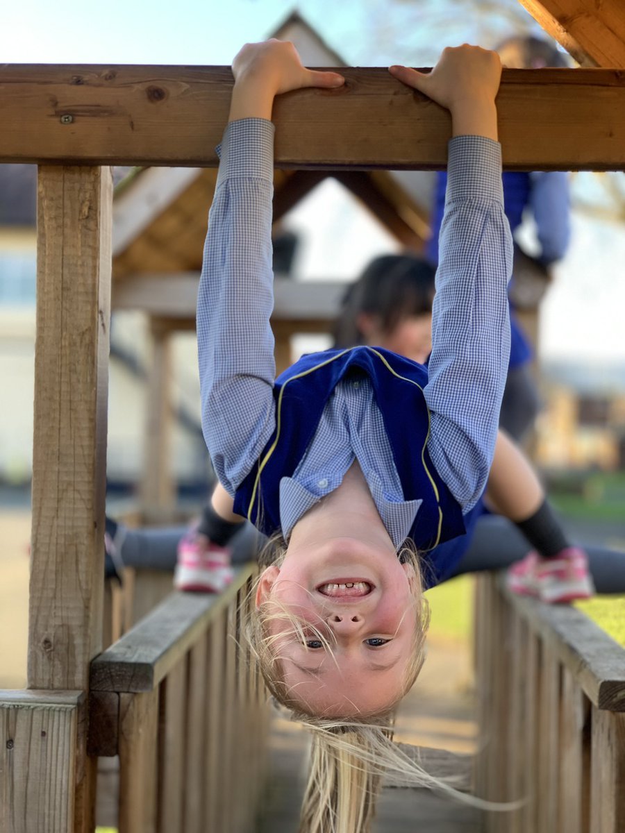 DowneyHouseDHP's tweet image. Geat to see these buses in place for @MethodyBelfast  Wouldn’t it be fantastic if we could help parents who want to send their kids to @mcbdowney but work in South Belfast by providing a bus transfer in the morning? #madetolead #mcb #creativethinking #ProblemSolving #greenspace