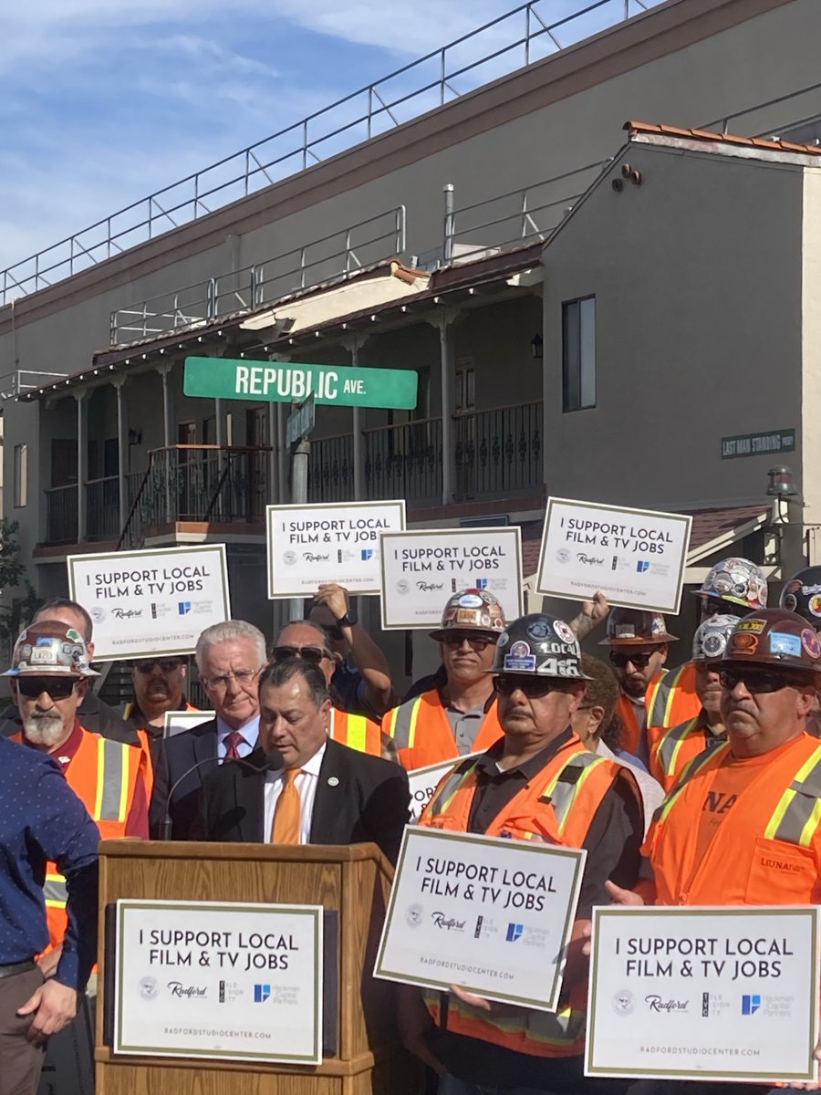 LAOCTrades's tweet photo. Let’s build! #RadfordStudio remake is ON with a #Union workforce in #StudioCity. Great partnership for JOBS @MayorOfLA @PresKrekorian @HackmanCapital @LALabor https://t.co/qonyHTOrL8