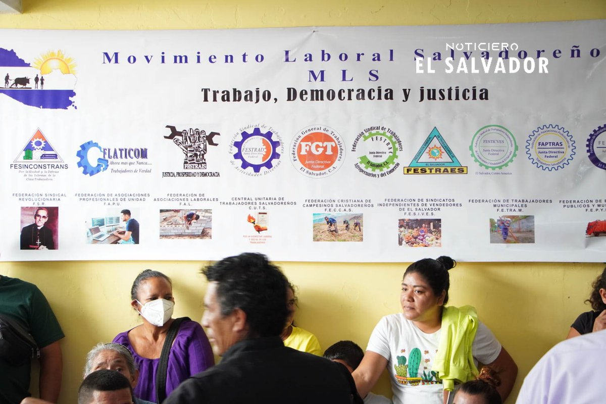 NoticieroSLV's tweet photo. En conferencia de prensa, el Movimiento Laboral Salvadoreño constituido por más de 150 sindicatos, federaciones y confederaciones de trabajadores, respalda al Presidente @nayibbukele para continuar gobernando El Salvador. https://t.co/UBKKJGSw3o