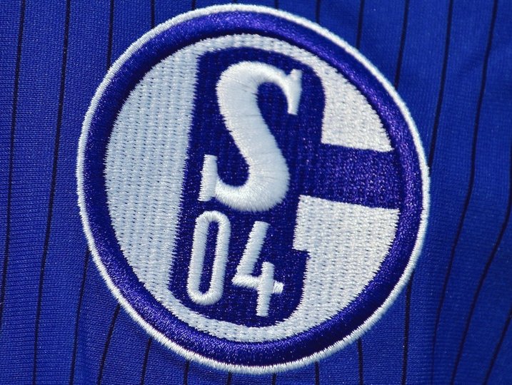 Schalke, for me, is that club you like for no reason
Their fans were great, they had talented players and played good football when I started watching
Yet none of these were the reasons for the soft spot they have
In these tough times, I hope the club gets better
#WirLebenDich 💙