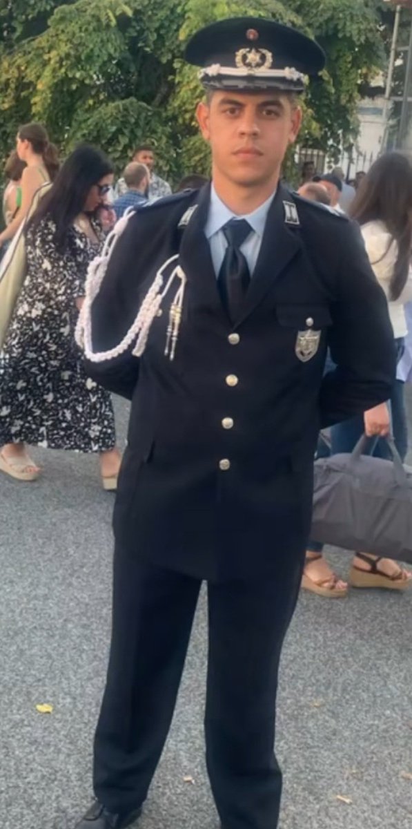 TugaTubePT's tweet image. Agente responsável pela detenção do Macaco