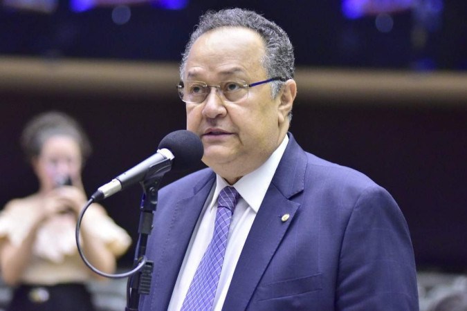 pesquisas_elige's tweet photo. 🚨URGENTE: O TRE acaba de cassar mandato do Deputado Federal Silas Câmara (PP-AM), que é líder da bancada evangélica na Câmara! GRANDE DIA!

🗞️@correio https://t.co/bpbLmueJuw