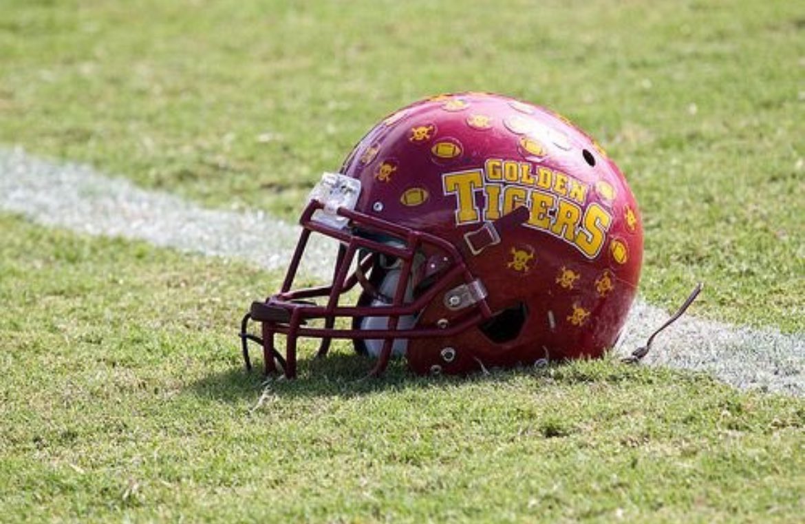 That1hooper12's tweet photo. #AG2G✝️ BLESSED to receive an offer from @SkegeeFootball 
@EaglesCphs @CoachBates7 @EaglesMovingUp https://t.co/uEVqMtPhko