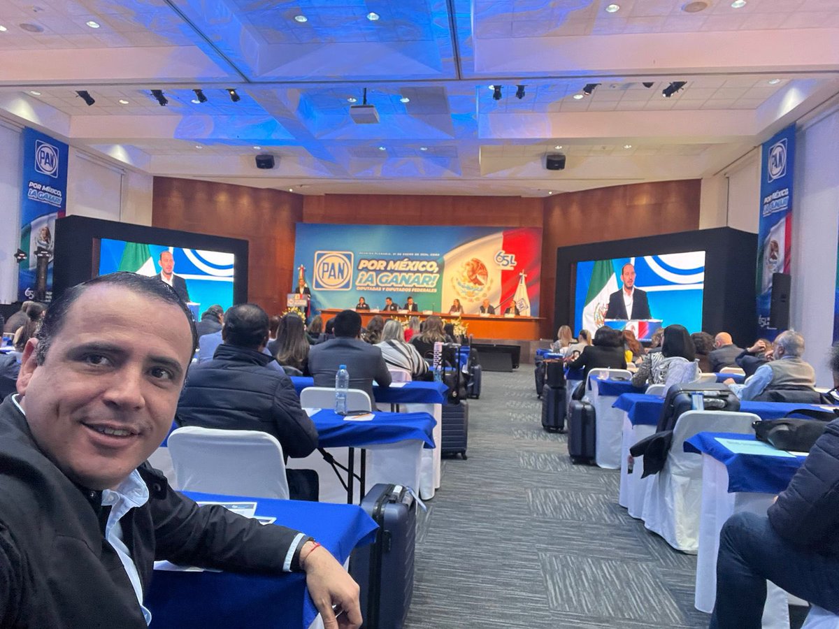 Estoy en la Reunión Plenaria de <a href="/diputadospan/">Diputados PAN</a>, donde vamos a definir la agenda que impulsaremos este último año de labores legislativas. Seguiremos trabajando por México, ¡a ganar! 🇲🇽
