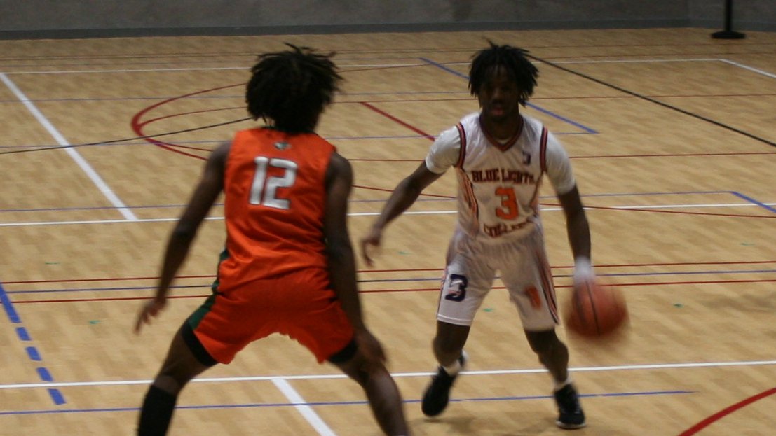 Blue Lights Holds Off MACU Rally in Shootout 120-113
newsouthconference.com/mbb/2024/01/31…
<a href="/BLCBasketball/">Blue Lights Basketball</a> 
<a href="/GoMACUMustangs/">MACU Mustangs</a> 
<a href="/USCAA/">USCAA</a> 
#ExcellingTogether!