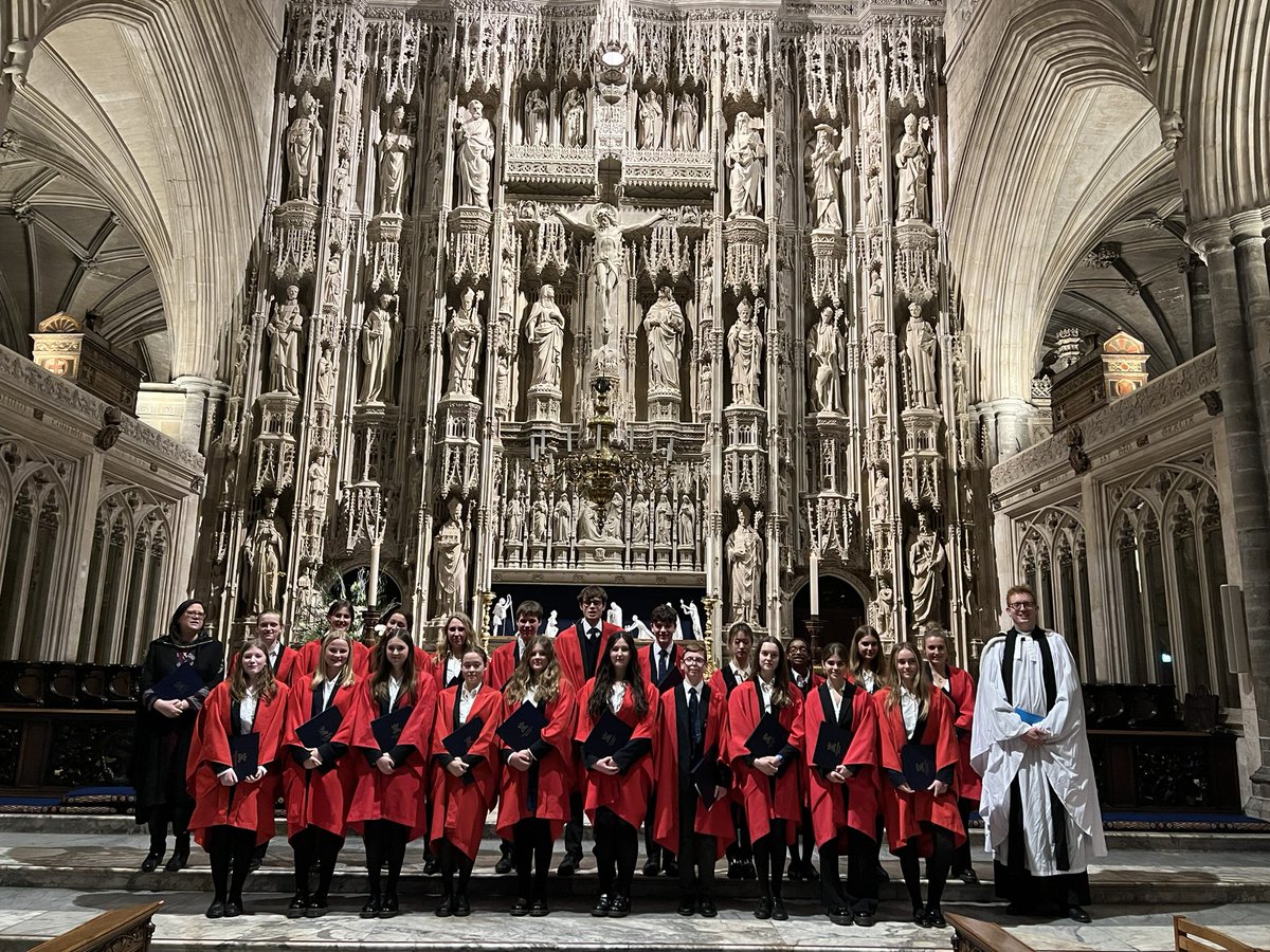 KSBMusicDept's tweet photo. An amazing choral evensong at @WinCathedral - what an incredible building and acoustic to sing in. Well done to all involved! @KingsBruton #KSBMusic #KSBQuality https://t.co/J885DKvB43