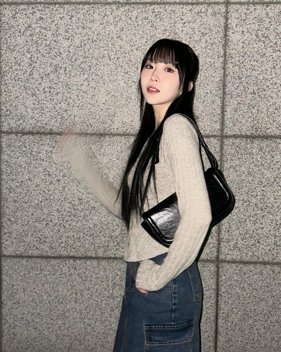 AliceDisseBR's tweet photo. [📸 · 31.01.24] Chaejeong em seu Instagram pessoal (chaerishxx):

"🖤🖤"

#ALICE #앨리스 #CHAEJEONG #채정 @IOK_ALICE https://t.co/xZbAKHlzSN