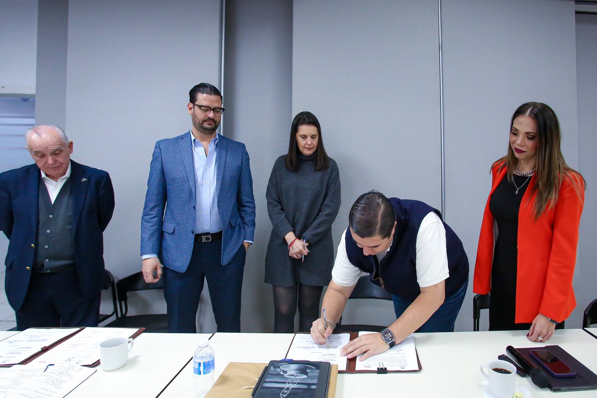 Xavier Orendáin De Obeso tweet media