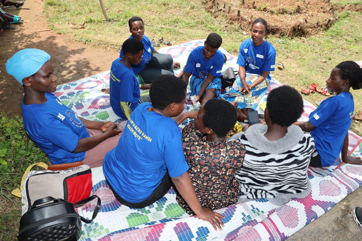 @FXBRwanda @PEPFAR @USAIDRwanda @NyanzaDistrict @CaritasRwanda @Duhamic1 @YWCARwanda @RBCRwanda @BKFoundation_ @rrpplus acknowledges #DREAMS initiatives for #AGYW, spanning #HIV_prevention, education subsidies, economic empowerment, positive parenting, and #GBV prevention during the Joint Field visit to #IGIRE_TURENGERABANA by @FXBRwanda. #EndAIDS