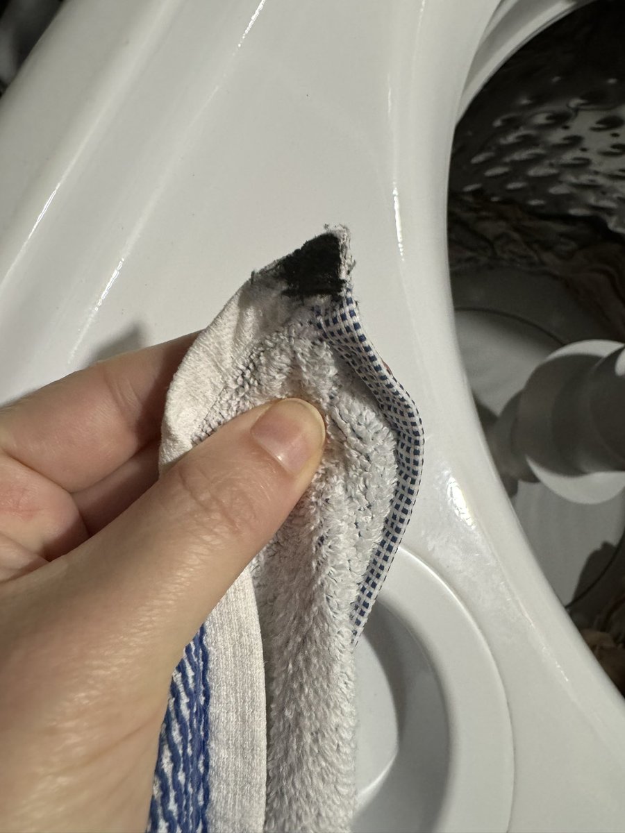 jamonitmack's tweet photo. Dear @GEAppliancesCo we have been having issues with damaged clothes in this dryer since last June. Is a laundry bag the really the only way to use this product? Weโve had 4 service calls and no success. @GeekSquad warranty wonโt help us get a replacement. #dryerproblems #ge https://t.co/vRI6NXUeWP