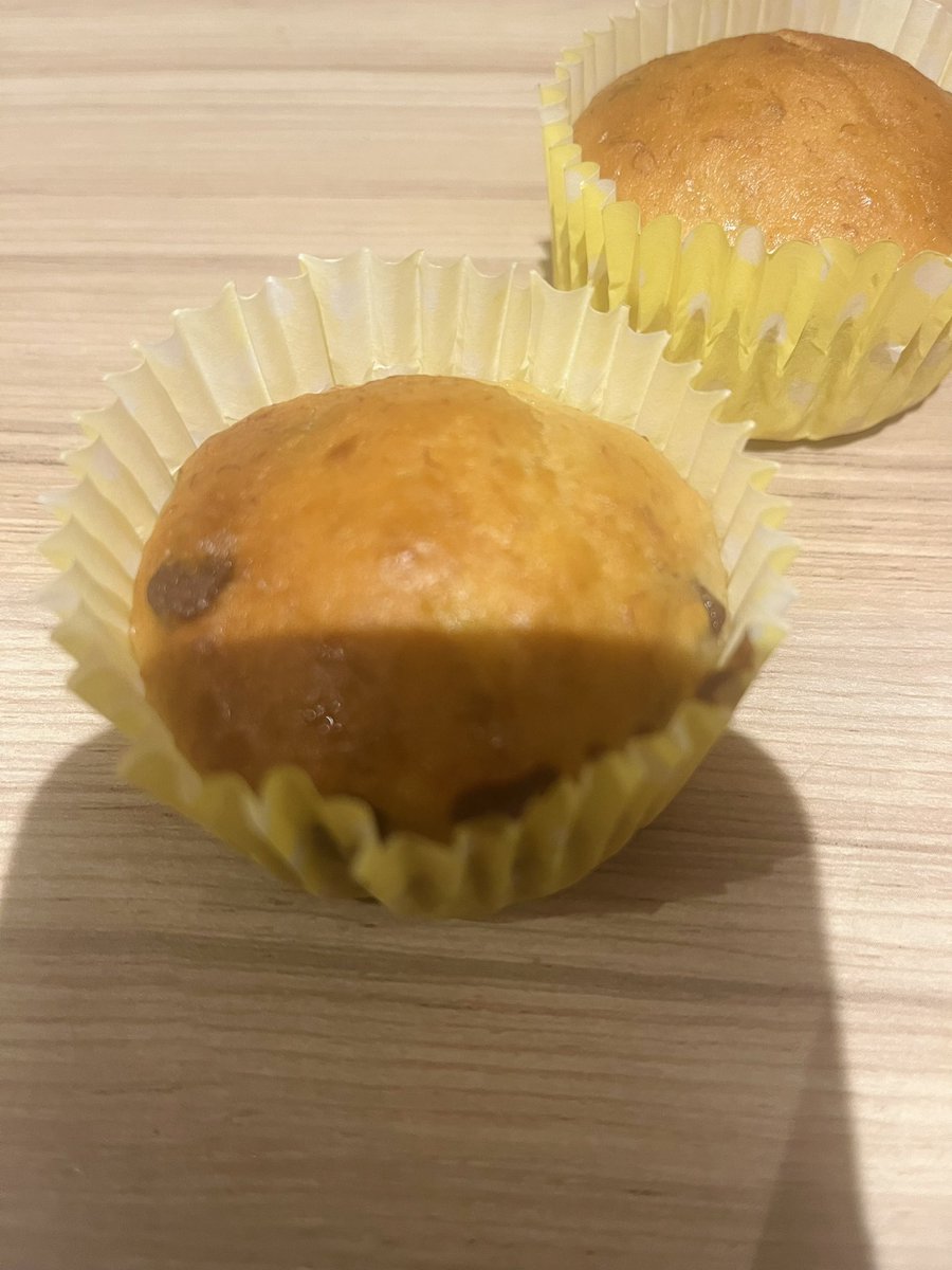 AmyBlythe_'s tweet photo. @CCCRPrimary Rupert completing task 5 - using the scales to measure our ingredients out, counting the cases and how to split the cakes equally 🍌🍫🧁 #homework https://t.co/IFeQ6vxvHs