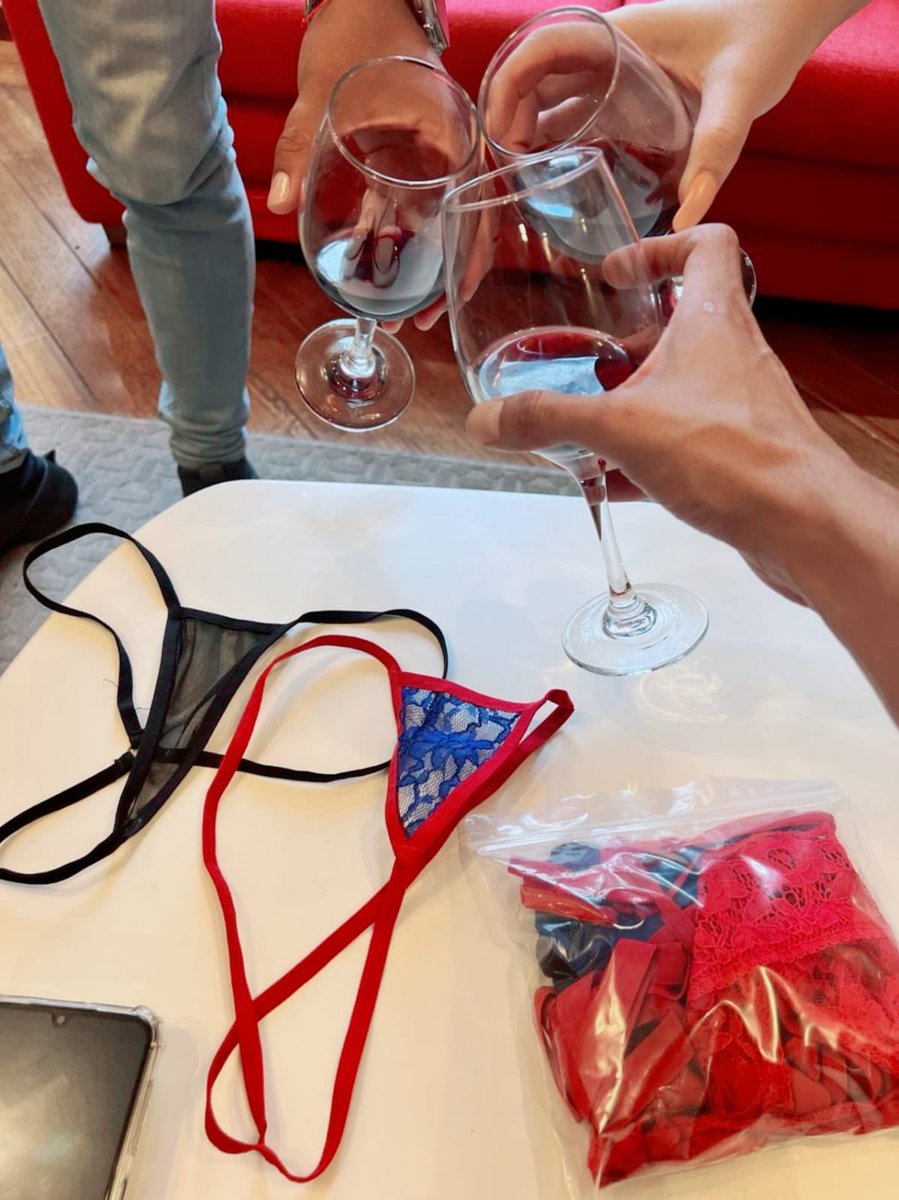 melialsw03's tweet photo. Realmente una experiencia diferente de compra, muy recomendable y Sandy wow mucho más hermosa en persona que en las fotos, que cuerpazo !! 
y la lencería hermosa♥️, que agradable momento que pasamos. @sandylamanaba https://t.co/4KfIBBgHk6