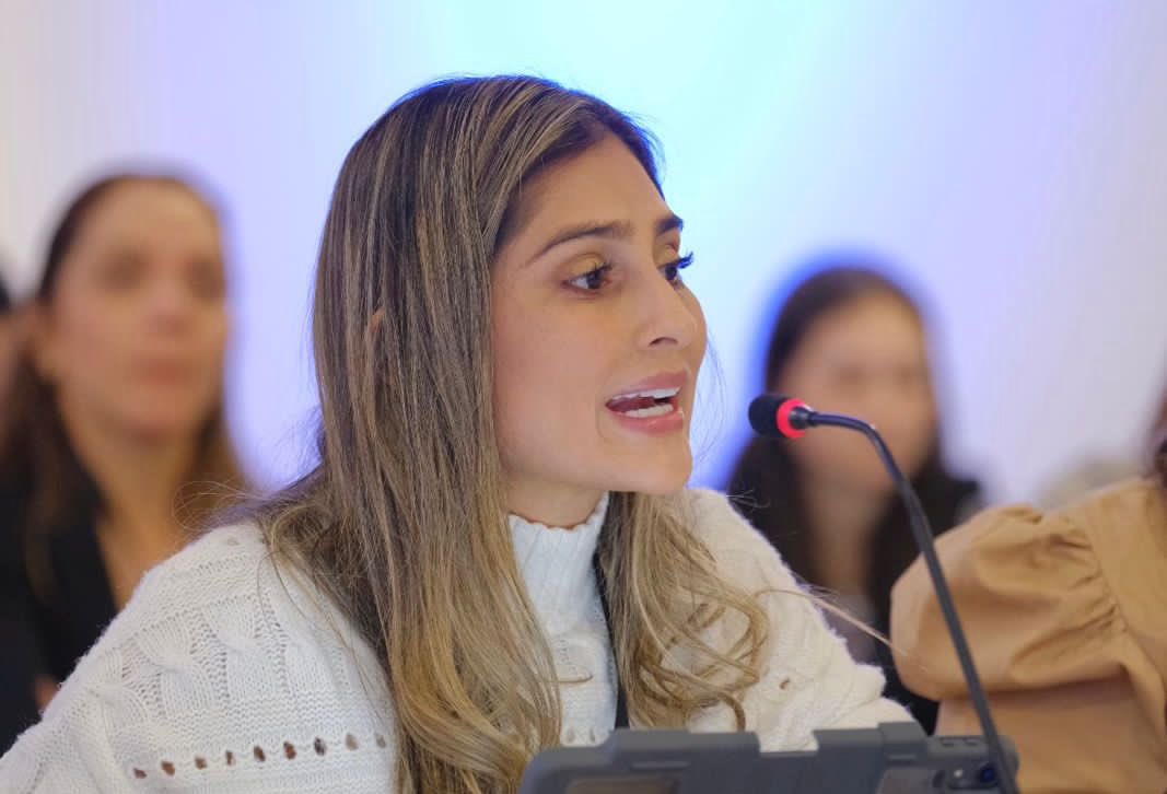 Bleyriketh's tweet photo. Gracias a @asocapitales por el espacio de articulación. Hoy en #EncuentroGestoras2024 compartí las iniciativas sociales que tengo para Santa Marta con el fin de trabajar articuladamente en beneficio de las mujeres samarias. https://t.co/q7GhOEzSr8