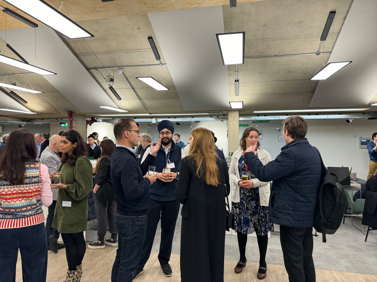 thehilloxford's tweet photo. Our Social Mixer has kicked off at @Grassroots_ose in Oxford. 

DeeDee Wallace from @OxfordshireCC joins Benedikt von Thüngen from @SANOME_ on the panel to discuss AI in Healthcare.

#networking #socialmixer #ArtificialIntelligence #healthcare #AI https://t.co/7vFmxJvrs0