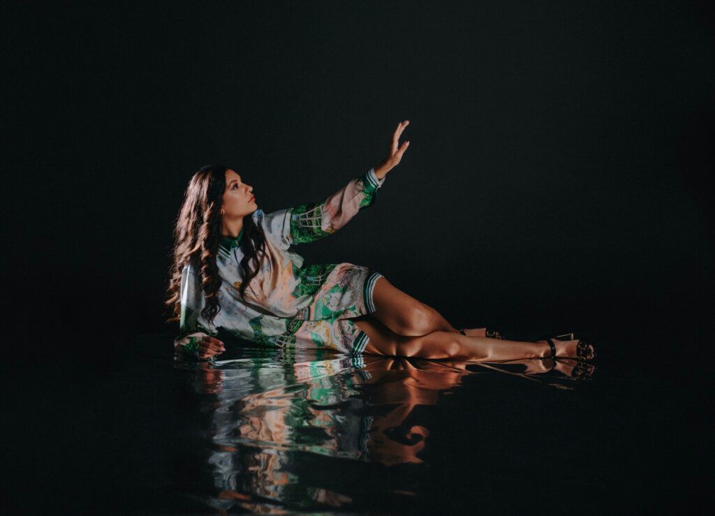 GoodStarVibes's tweet photo. โFeel You Hereโ: Alaina Pamela Takes Viewers on an Emotional Journey with New Music Video
"Effortlessly resonating with her audience, we can easily identify ourselves in this piece."
#AlainaPamela #FeelYouHere #NewMusicVideo
https://t.co/1yYg2ylcaT https://t.co/rKkNxiN9zm