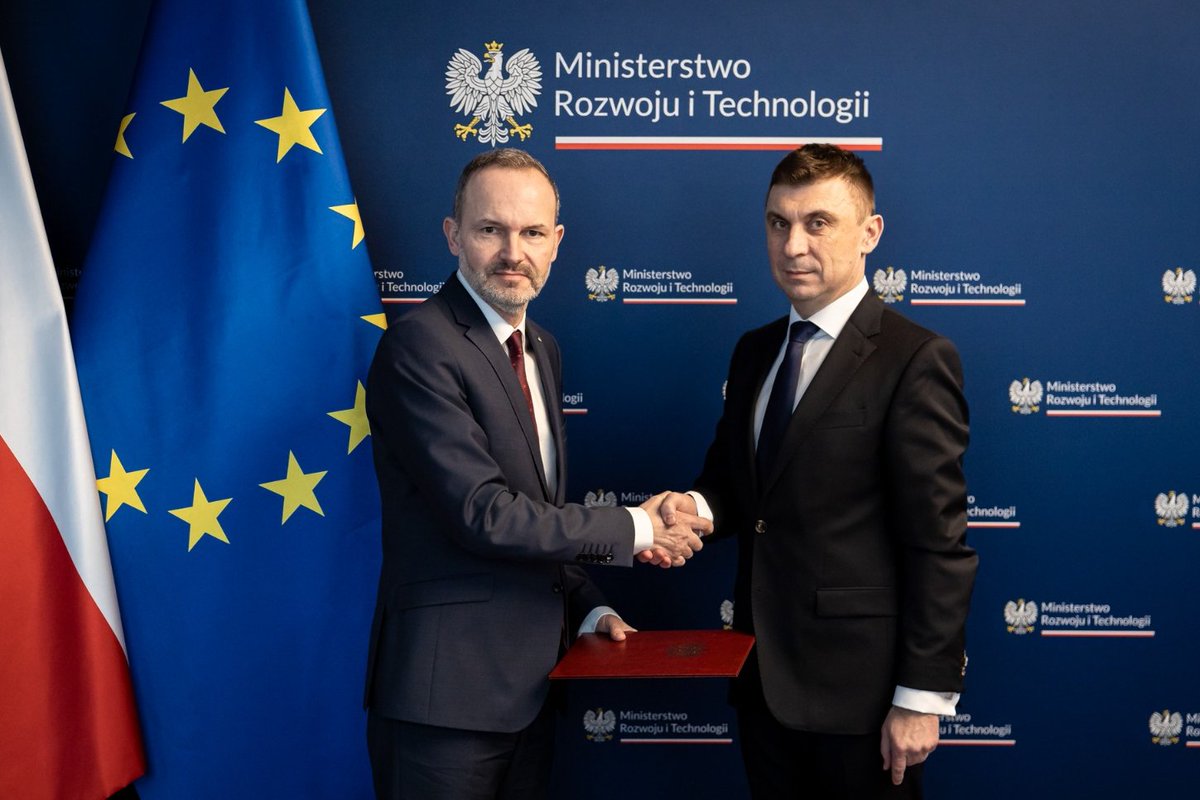 🤝Zgodnie z deklaracją złożoną przedsiębiorcom, minister @Hetman_K powołał pełnomocnika ds. #deregulacja i dialogu gospodarczego. Do zadań dr Mariusza Filipka będzie należeć m. in. podejmowanie działań legislacyjnych ułatwiających prowadzenie #biznes.💼 ℹ️gov.pl/web/rozwoj-tec…