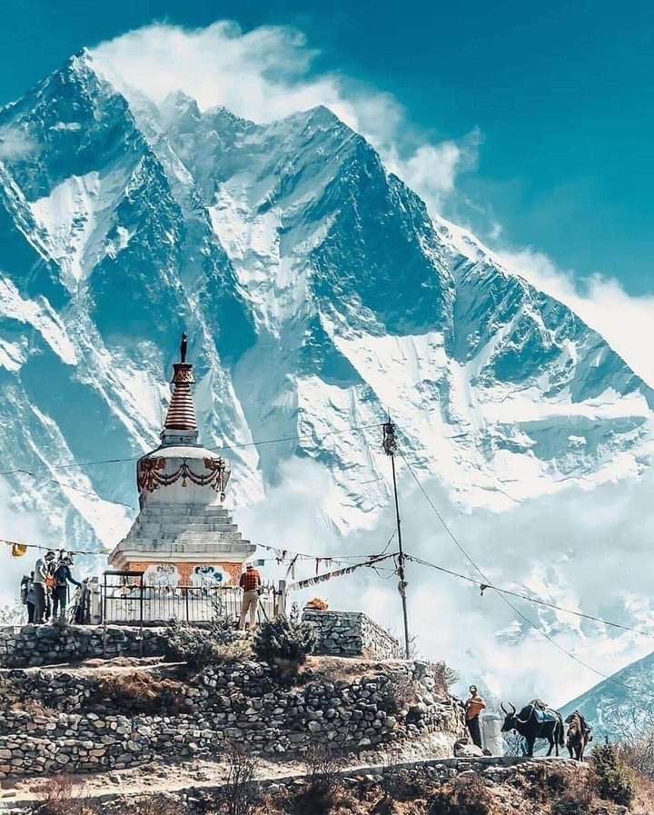 On the way to Everest base camp. Mt.Lhotse on background which is the 4th highest mountain in the world 😍

Photo: :- @_Ta.r.a

#trekkinginnepal 
#IsraelAttack