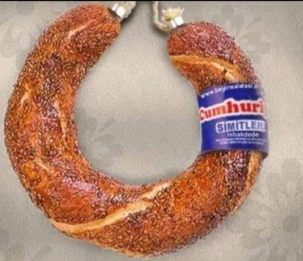 TurkuazAtasoy's tweet photo. Bir simit 40 TL olur mu ya ! Simit len bu 😂 

Not: (Beyaz Fırındaki fiyattır) https://t.co/rVCZOClMHv
