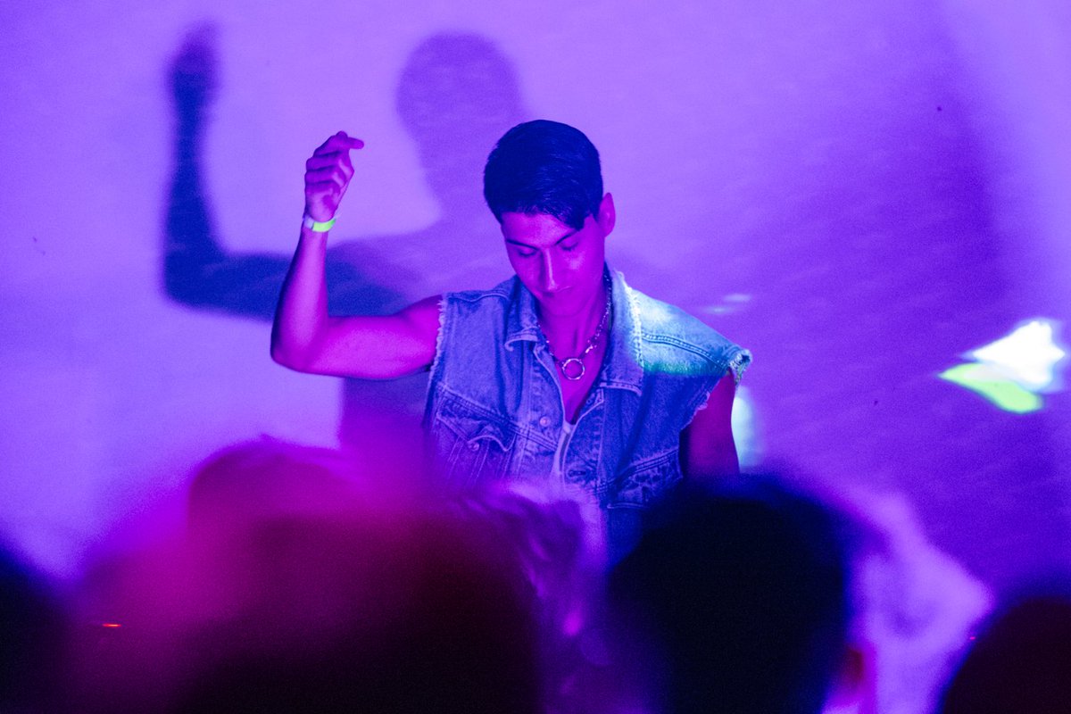 UtopiaDistrict's tweet image. Photos of @bl00dwave live-set in L.A last November at FlamingoFest 2023! 🇯🇵 💓

📸 Unknown caller &amp;amp; @AugnosMedia 
 VA  Jumper kimmons