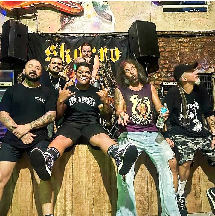 Com os manos do @skornorj
no @oasisbargarage
Mó fotooh irada, só não dá pra lembrar quem clicou...😂😂Esse dia foi lookoo🔥🔥🔥🤣😂🤣😂🤘🏿🤘🏿🤘🏿❤️❤️❤️💀💀💀💀

📷?? Manda crédito!!!!

E aí? Já assistiu Poesia de Liquidificador???

youtu.be/2giHD6gzJL8