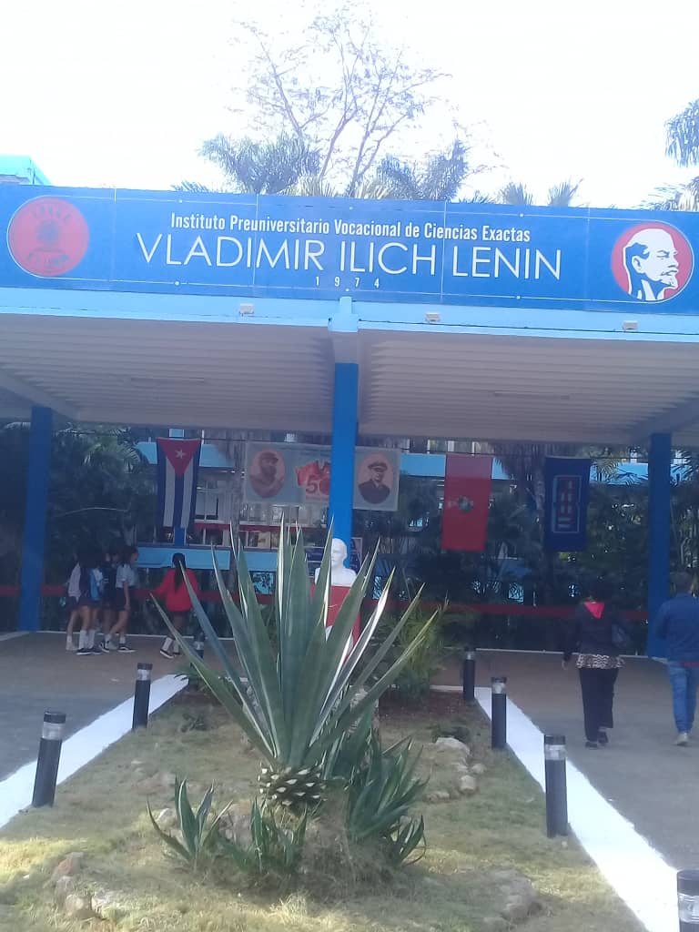 citmacuba's tweet photo. A Expo Ciencia por 50 años de IPVCE Vladimir Ilich Lenin, se sumaron @AMA_CUBA, @FinlayInstituto, @cim_cuba; @cuba_cea, Sociedad Cubana de Botánica; @UdeLaHabana, Sociedad de Interfaz de Ciencia y Tecnología de Iniversidad Tecnológica José A. Echeverría, entre otros https://t.co/lj5uhdgAzX