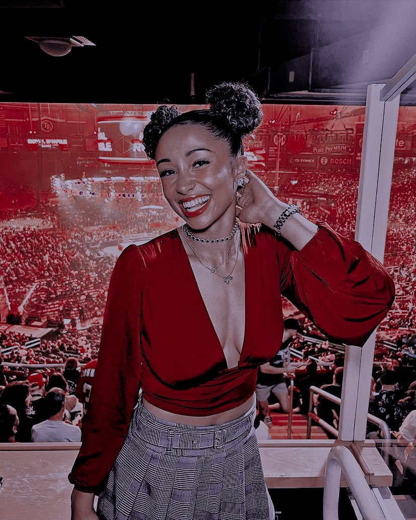 FitForACrown's tweet photo. 𝙃𝙤𝙬 𝙢𝙮 𝙮𝙚𝙖𝙧 𝙞𝙨 𝙖𝙡𝙧𝙚𝙖𝙙𝙮 𝙜𝙤𝙞𝙣𝙜 𝙖𝙡𝙧𝙚𝙖𝙙𝙮 . . 𝙝𝙖𝙝𝙖. 𝙄 𝙡𝙤𝙫𝙚 𝙩𝙝𝙞𝙨 𝙅𝙤𝙪𝙧𝙣𝙚𝙮 🤍 https://t.co/5ZvQJOPQqi