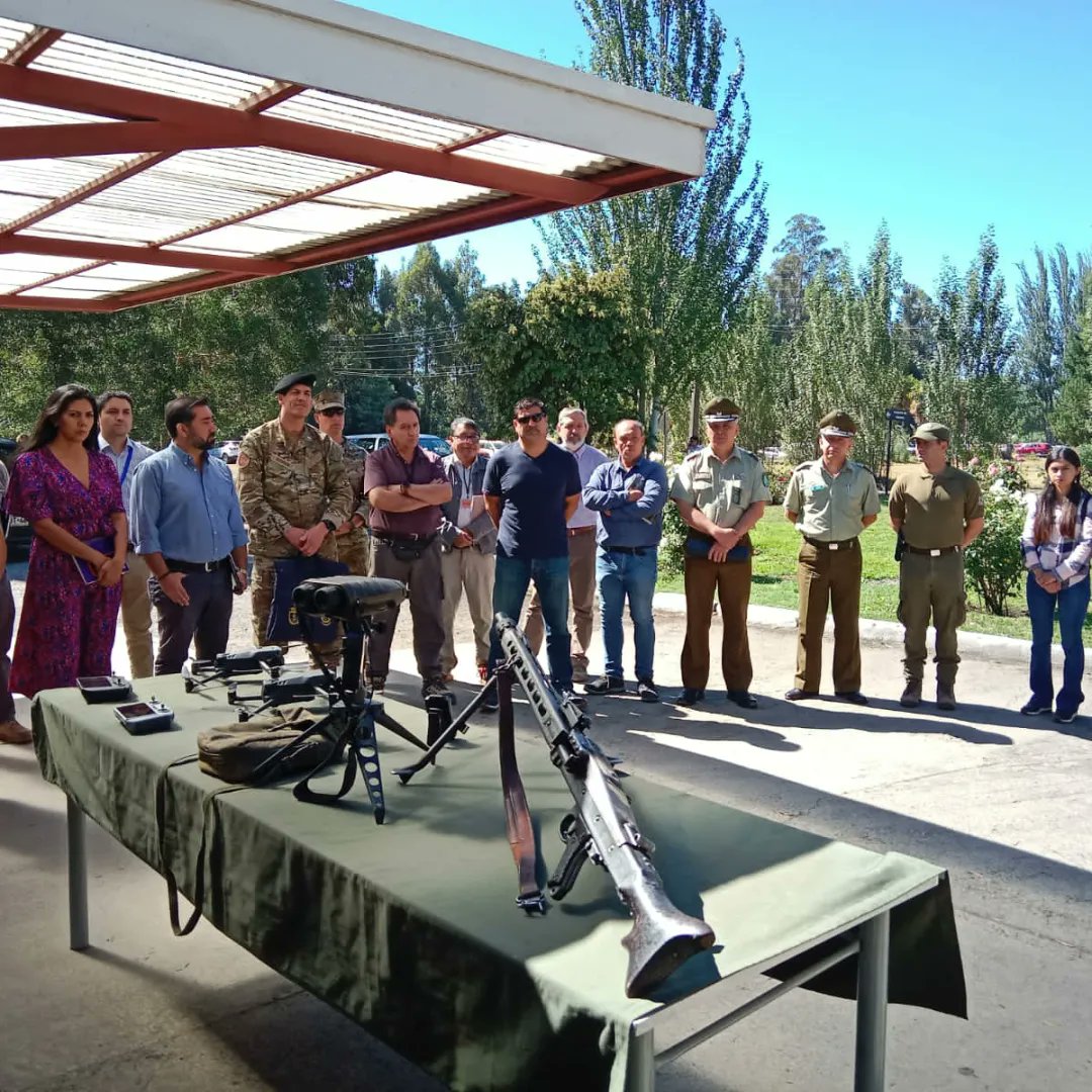 REUNIÓN DE SEGURIDAD PARA LA PROTECCIÓN DE FAENAS VIALES

En el puesto de mando del Destacamento Los Ángeles se desarrolló una reunión de planificación interagencial, para la coordinación de la protección de faenas viales que el estado está realizando en Alto Biobio.