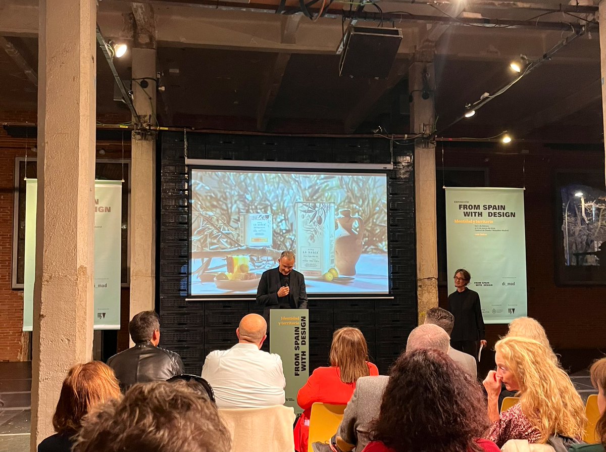DimeAsociacion's tweet photo. En la inauguración de #fswd, la Expo de @Foro_READ sobre diseño, que albergan en esta ocasión nuestros colegas de @di_mad 

Podéis verla en Matadero Madrid. https://t.co/6bP7pXnUji