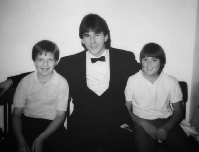 baizewatch's tweet image. Kirk Stevens poses for photos (circa 1987) with two fans. Little could he have known that the kid on his left would go on to become the greatest player of all time.