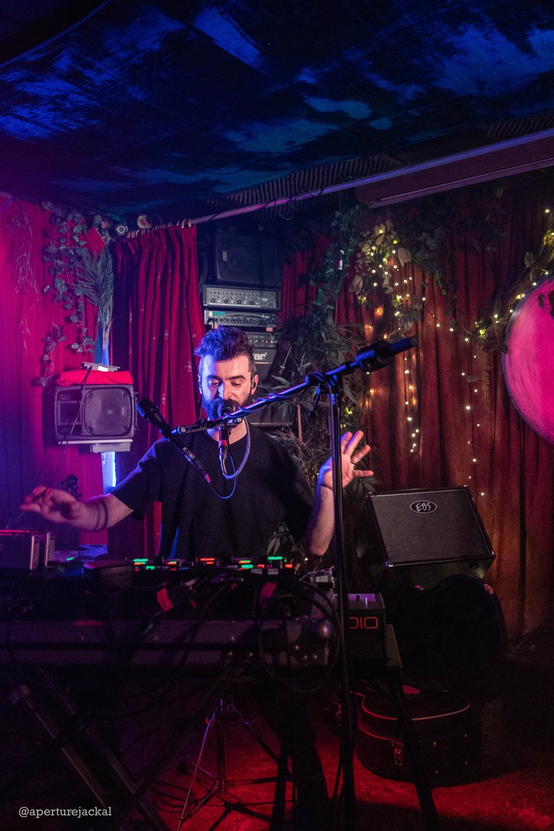 ApertureJackal's tweet photo. First one of the year: @CharlieBarnes at Folklore in London https://t.co/oGfBB6CQYQ