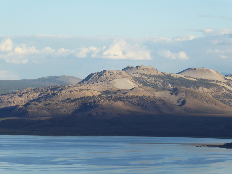 fotocompacta's tweet photo. Mono Lake #monolake #california #nature #PintoFotografia #foto #Lugares #picture #photography #architecturephotography #Nevada  #leevining #lake https://t.co/J72Fma2jQQ