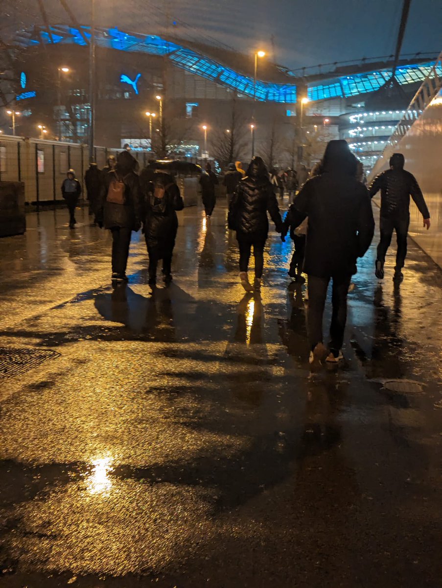 manicybersec3's tweet image. On my way to the Etihad on a wet and windy night in Manchester
