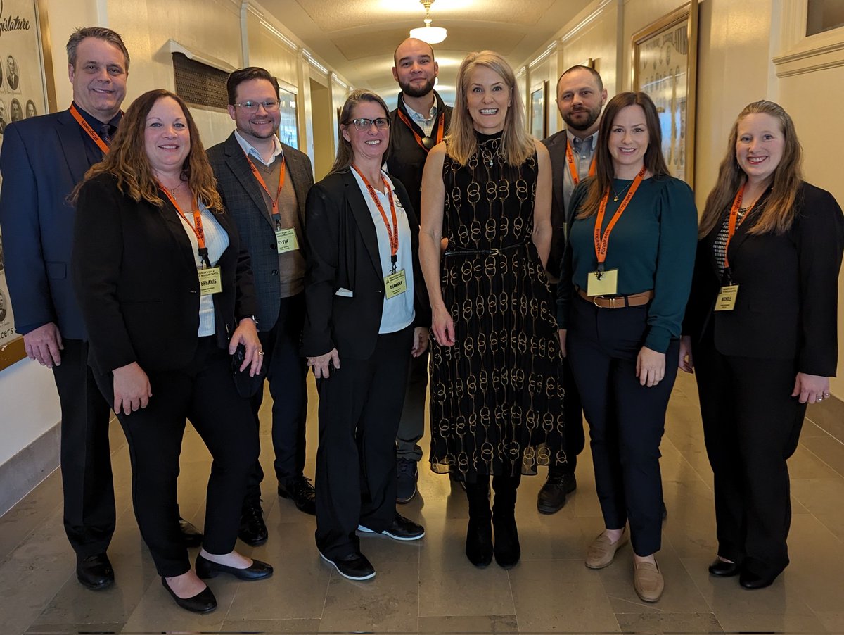 TracyMcCreery's tweet image. Great #moleg visit with Civil Engineers from all around #SD24 
#EngineeringMatters