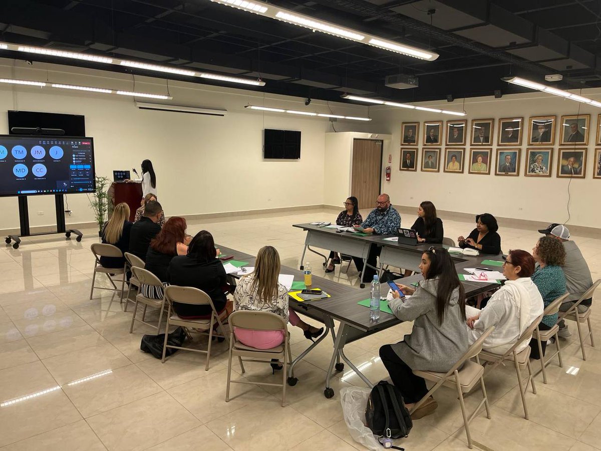 EDUCACIONPR's tweet photo. La Secretaría Asociada de Educación Especial reunió al Comité Consultivo, cuerpo asesor en temas relacionados a los servicios prestados a los participantes del programa, para continuar con el diálogo para el mayor beneficio de los estudiantes. https://t.co/oP3u15Iik7