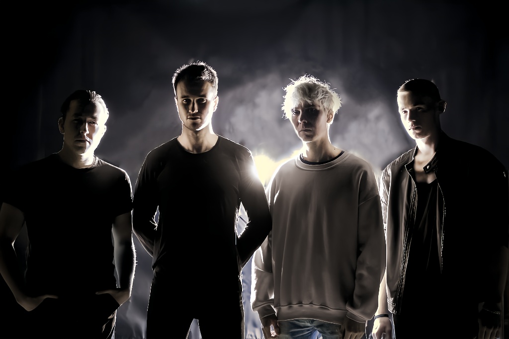 MetalRockPunkN's tweet image. PARALINE - Icarus (OFFICIAL MUSIC VIDEO) - Watch here metal-rock-punk-news.blogspot.com/2024/01/parali… 
#paraline #eclipserecords #alternativerock