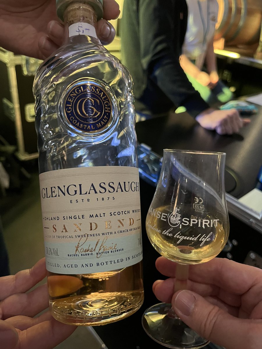 TimmoGermany's tweet photo. Of course a visit at the #kammerkirsch stand at the #hansespirit is a must. The highlights were the new @mh_distillery Elements Pomegranate Wine Cask and the @arran 26y Single Cask from a Sherry Butt 🥃🤩 It was a real pleasure to meet @ShiltonAlmeida, Florian and Malte again 🙏 https://t.co/zcF86I4udm