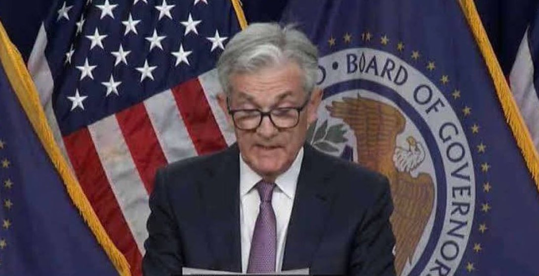 smckapildev's tweet photo. Unchanged 

#FED INTEREST RATE DECISION ACTUAL:
5.50% VS 5.50% PREVIOUS; EST 5.50% (UNCHANGED)

#FOMC  
FOMC decision #Bitcoin https://t.co/M7ng92nE4H