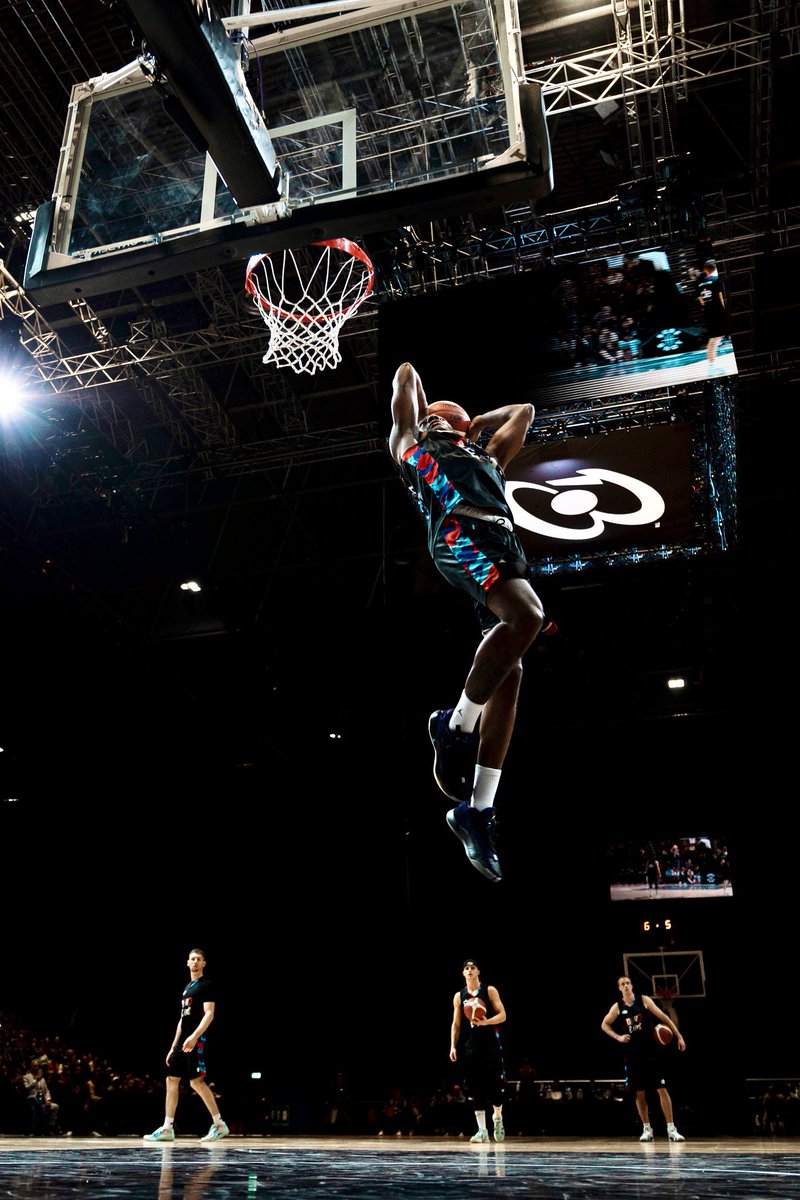 My favorite shot from the British Basketball League Dunk Contest.

Joel Henry is one of the best dunkers in the world 📸😤
