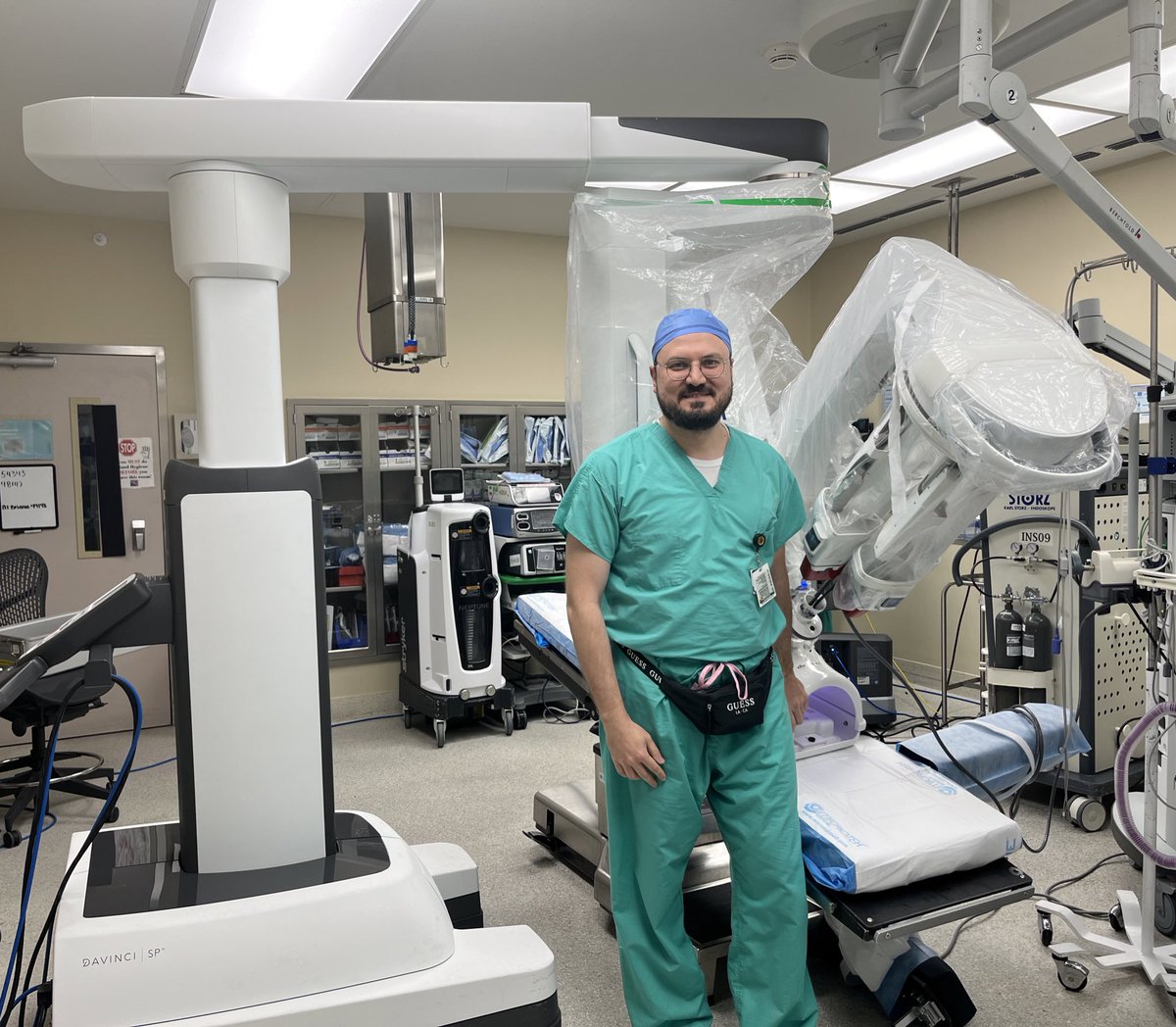 Akram0553's tweet photo. الروبوت ذو الذراع الواحد
#Single_port #Robotic #surgery
#Miami #MCI #intuitive
واحده من اجدد عمليات الروبوت في العالم
تستخدم لعميات البروستاتا والكلى
الله يكتب فيها النفع يارب https://t.co/zUG17YxKs6