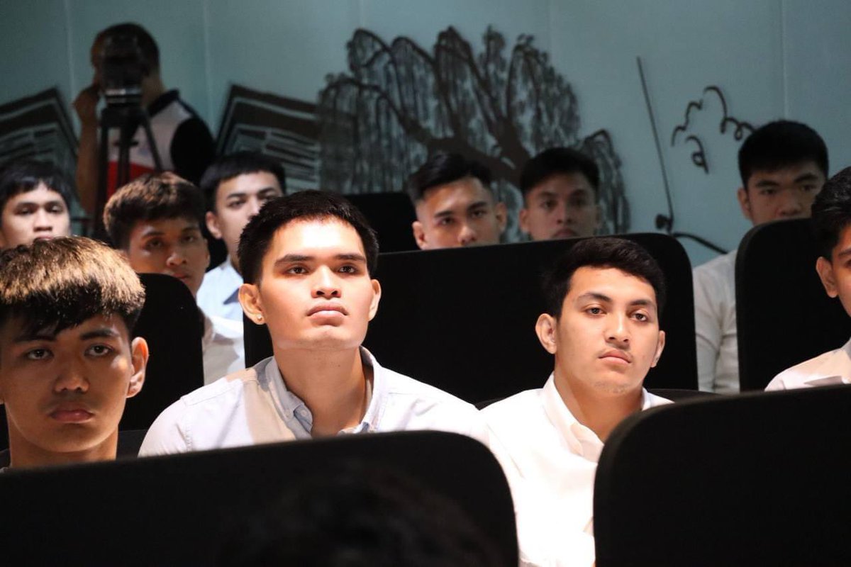 gmasportsph's tweet photo. Shawn Argente and the JRU Heavy Bombers actively participated in the #GMAMasterclass: The Social Media Literacy Series, where they learned the do's and don'ts of online posting.

#GMASports
#GameChangers
#NCAA100

📸: GMA Synergy https://t.co/4YaAZLkwqD