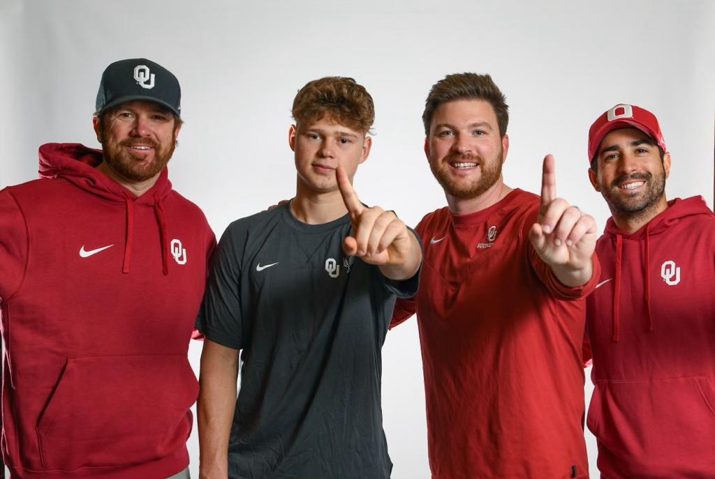 ParsaBombs's tweet photo. Following his official visit two weeks ago, Vojtech Petr (UTR 13.02) of the Czech Republic has verbally committed to @OU_MTennis and will join the Sooners for the fall of 2024. The 18yo has an ITF juniors career-high ranking of #34 and an ATP singles career-high ranking of #1213. https://t.co/CjOfNw0JmV
