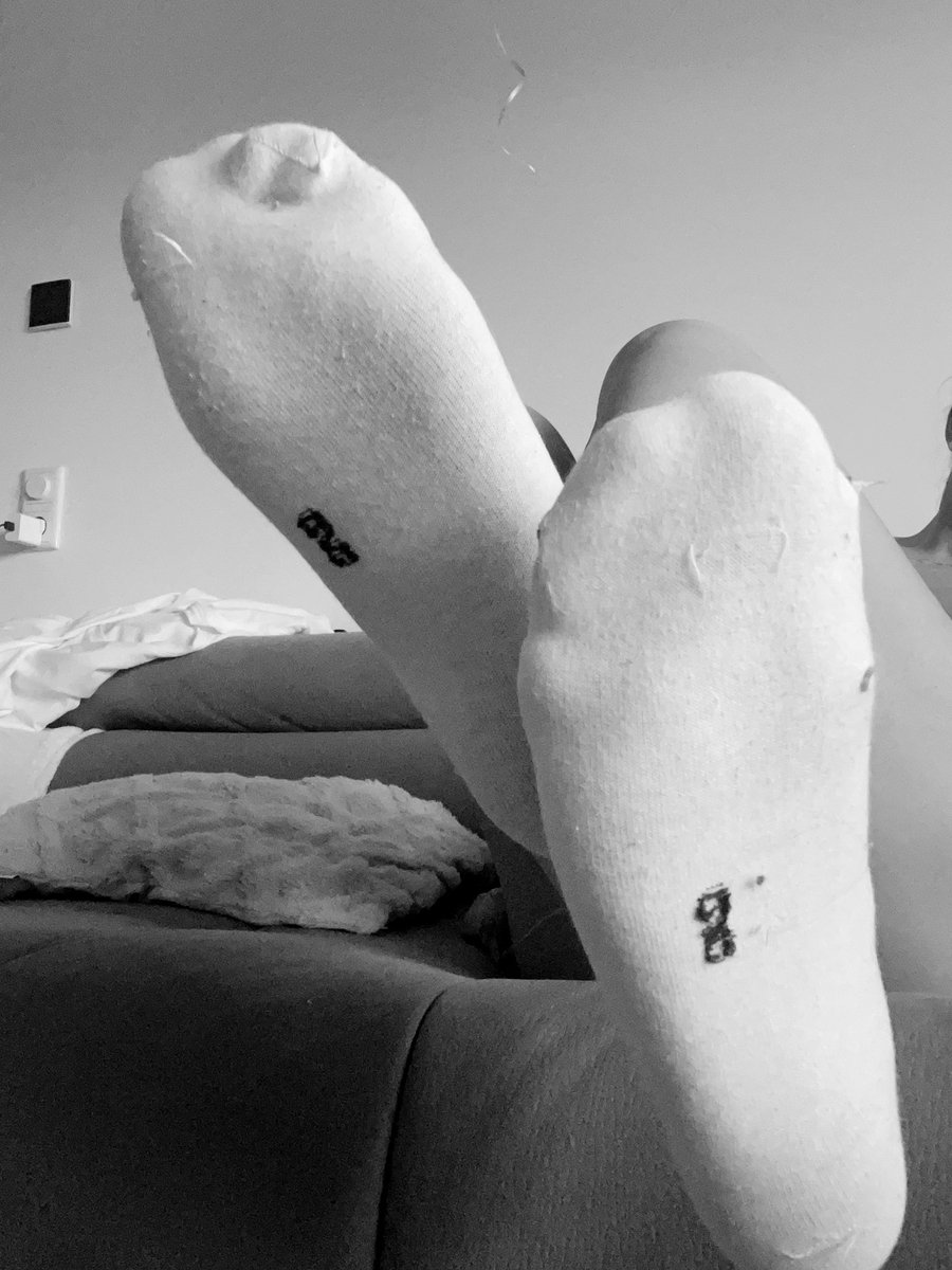 Ich hab mir ein Gewinnspiel für euch überlegt 🤭🏆

2 glückliche Loser haben die Chance auf jeweils 1 paar getragene Socken 🧦 natürlich geschenkt 🎁

Was musst du machen?

1️⃣ Folg mir 
2️⃣ Like den Beitrag
3️⃣ Kommentier den Beitrag
4️⃣ Teile den Beitrag
5️⃣ Reposte dein