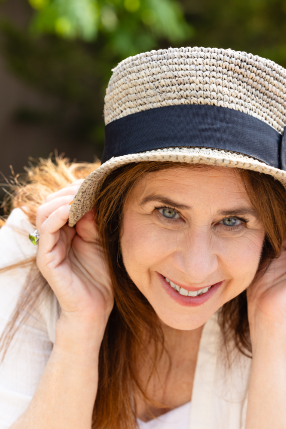 We hope to see lots of RACWI and BNCWI members on zoom tomorrow night at 7PM. Sarah Aronson will be with us to offer tips, tools, strategies, and mindset to help you dive into revision and reimagination—minus the anxiety.
@sarah_aronson <a href="/BuffaloKidLit/">BuffaloKidLit</a> #RACWI #writingcommunity