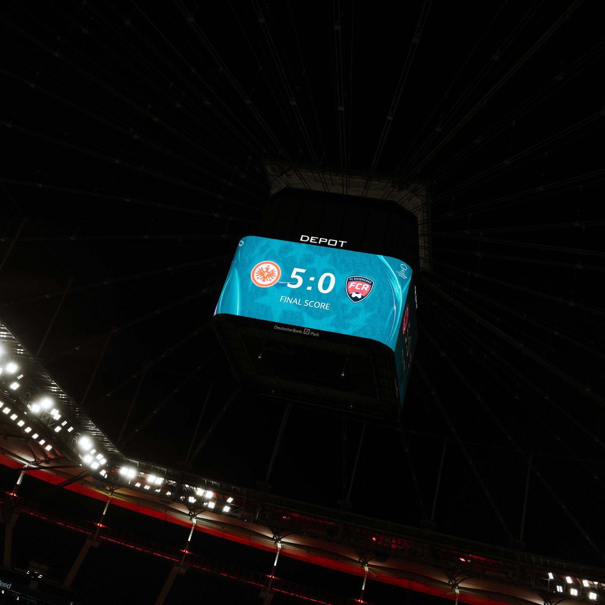 EintrachtFrauen's tweet photo. Erhobenen Hauptes verlassen wir die internationale Bühne für diese Saison 🫶

#SGE #EintrachtFrauen #UWCL #uwclSGE #SGEFCR https://t.co/oD4EwkJUIw