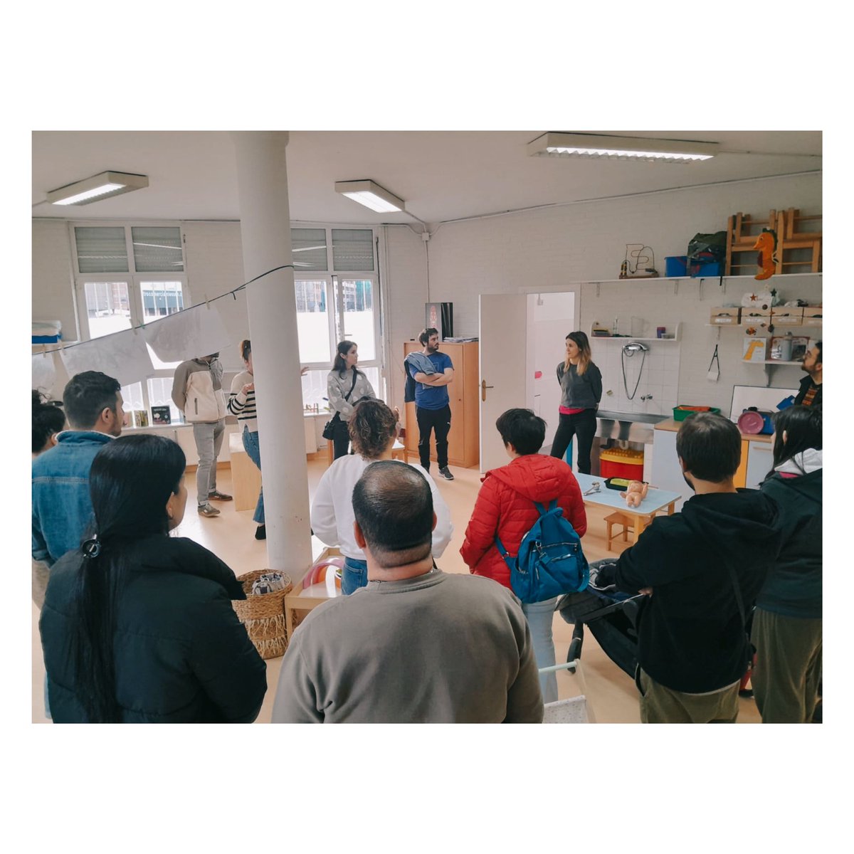 Gaur eskolako ateak 🚪 ireki dizkiogu herriari. Mila esker bertaratu zareten guztiei. Gogoratu matrikulazio epea otsailaren 7tik 23ra izango dela📝Zuen zain egongo gara🤗
#errenteria #koldomitxelenaikastetxea #matrikulazioa24_25