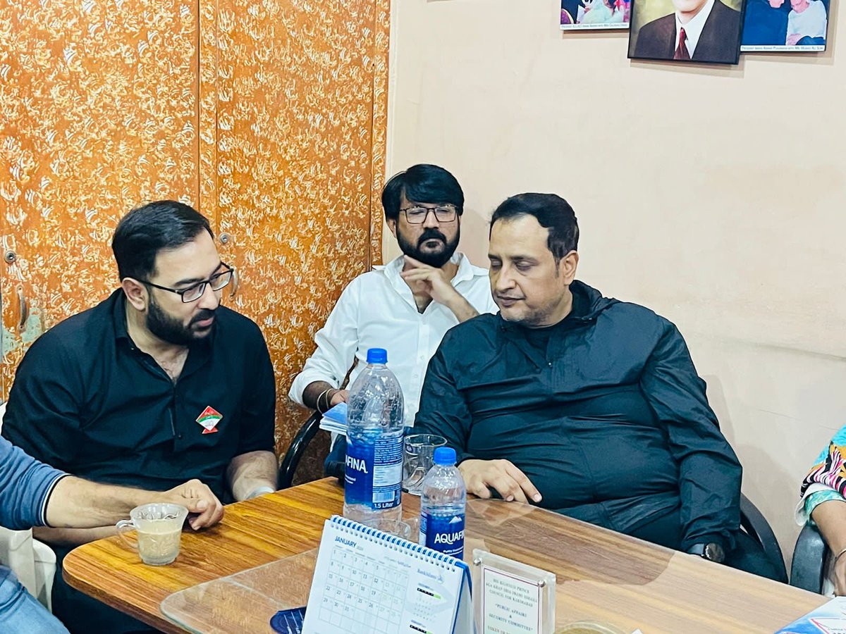 Fahadkhan1984's tweet photo. 30 جنوری 2024*
کنوینئر ایم کیو ایم پاکستان جناب خالد مقبول صدیقی بھائی یو سی 7 کریم آباد سوسائٹی میں اسماعیلی برادری کی دعوت پر آمد۔
ٹاؤن انچارج فیڈرل بی ایریا خرم فرحان بھائی، سینئر جوائنٹ ٹاؤن انچارج @saqibmuhajir بھائی اور اراکین ٹاؤن کمیٹی نے شرکت کی۔
*فیڈرل بی ایریا ٹاؤن https://t.co/IiKmEeOM6H