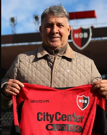 SOY Leproso (@soyleprosooo_) on Twitter photo GAAAANOOO NEWELL'S Y HAY SORTEO LEPROSO ❤️🖤🔥
💥 Solo tenés que seguir a <a href="/copes_pablo/">Pablo Copes</a> <a href="/fdmontenegro/">Fernando Montenegro</a> y <a href="/SOYLeprosooo_/">SOY Leproso</a> y dar RT
⏩Así de fácil para tener la casaca de la lepra ❤️🖤
Sorteamos el sábado 3/02
Se lo van a perder!! ❤️🖤 GAAAANOOO NEWELL'S Y HAY SORTEO LEPROSO ❤️🖤🔥
💥 Solo tenés que seguir a <a href="/copes_pablo/">Pablo Copes</a> <a href="/fdmontenegro/">Fernando Montenegro</a> y <a href="/SOYLeprosooo_/">SOY Leproso</a> y dar RT
⏩Así de fácil para tener la casaca de la lepra ❤️🖤
Sorteamos el sábado 3/02
Se lo van a perder!! ❤️🖤