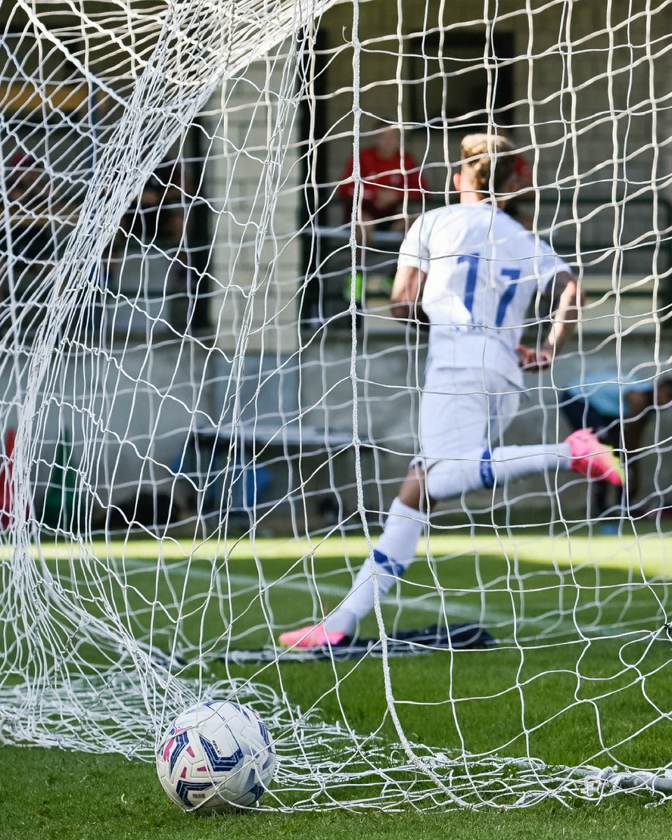 Oggi si chiude una tappa della mia carriera ed inizio una nuova esaltante sfida. È stato un onore indossare i colori del <a href="/Como_1907/">Como1907</a> in questi ultimi 2 anni. Compagni di squadra, staff tecnico, tifosi... grazie a tutti per avermi accompagnato in questo viaggio 💙