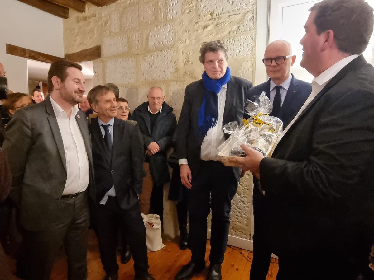 BonnaterreL's tweet photo. Belle après-midi dans l’#Orne en #Normandie aux côtés d’@EPhilippe_LH et Olivier Bitz nouveau #senateur de ce beau département à la fois rural et industriel. De nombreuses rencontres et échanges avec des acteurs et élus locaux. #Flers #Caligny #LeMerleraut #MortagneAuPerche https://t.co/4u78Tk0L22